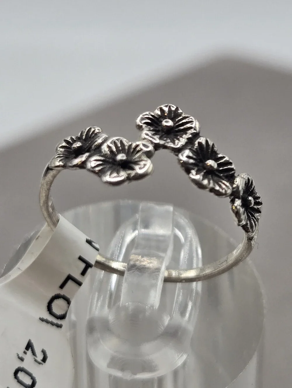 Sterling Silver Ring Row of Daisy Flowers size 7 Fairy Boho Dainty Delicate 925